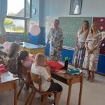 ПОДЕЉЕНЕ ЂАЧКЕ ТОРБЕ ПРВАЦИМА