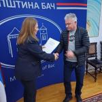 УРУЧЕНИ УГОВОРИ ЗА ЕКОНОМСКО ОСНАЖИВАЊЕ ИЗБЕГЛИХ И РАСЕЉЕНИХ ЛИЦА 